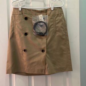 NWT SZ 10. Button up skirt.
